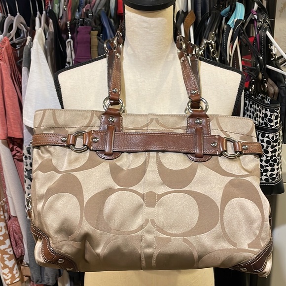 Signature C Tan & Brown Sateen Leather Coach Purse 🤎 - Picture 3 of 16